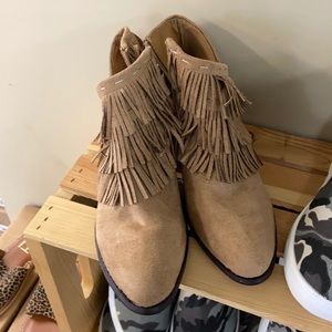 Fringe Booties. Small heel. Side zipper.